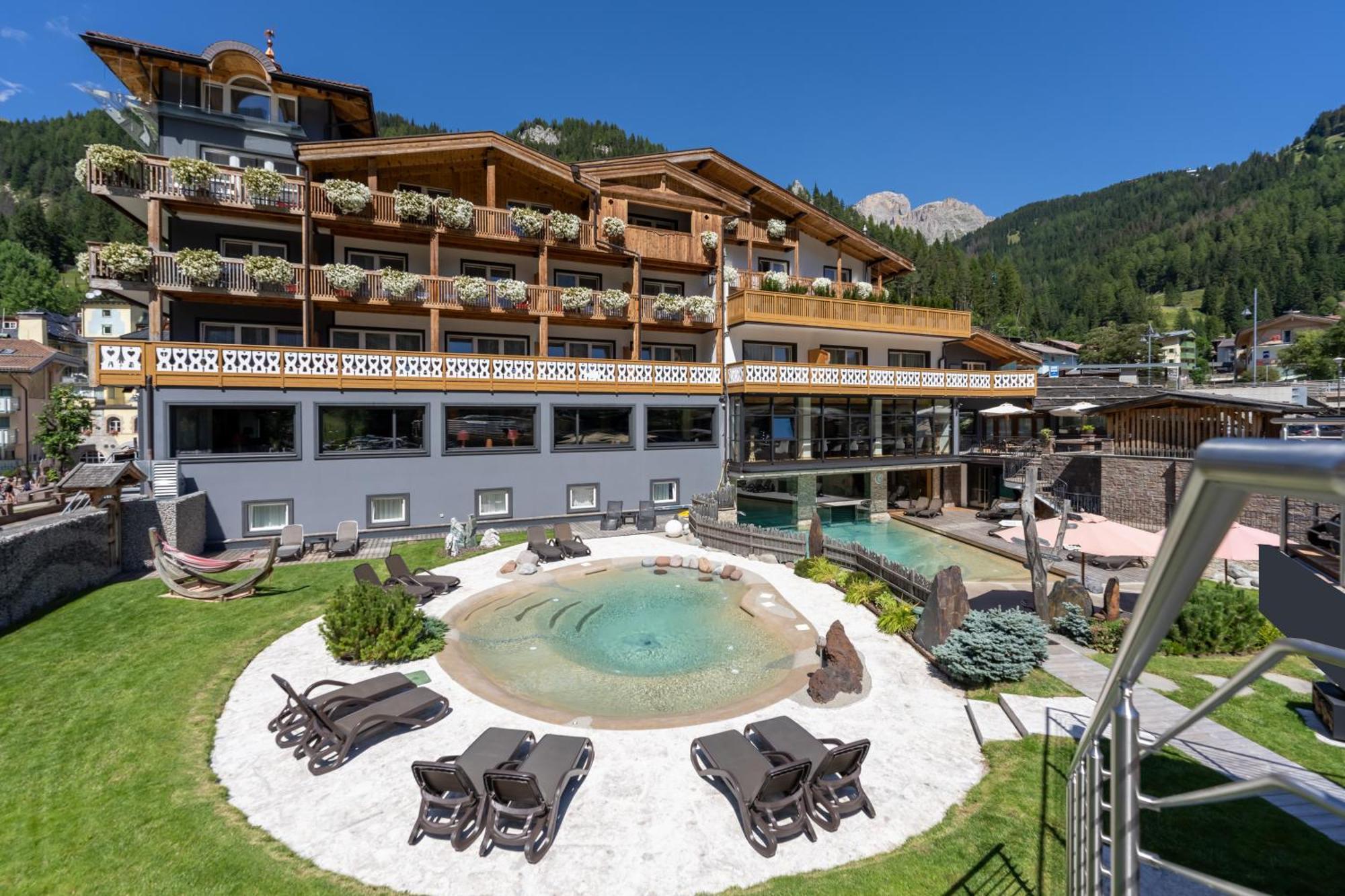 Croce Bianca Leisure & Spa Hotel Canazei Εξωτερικό φωτογραφία